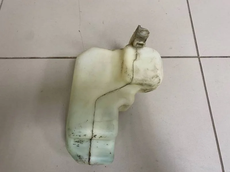 Бачок омывателя лобового стекла Infiniti M (Y50) 2005-2010