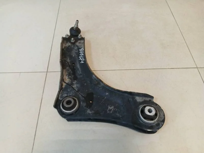 Рычаг передний правый Renault Megane (3) 2009-2016