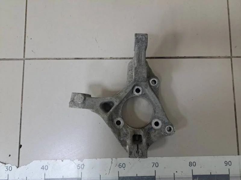 Кулак поворотный передний левый Chevrolet Cruze (J300) 2009-2016