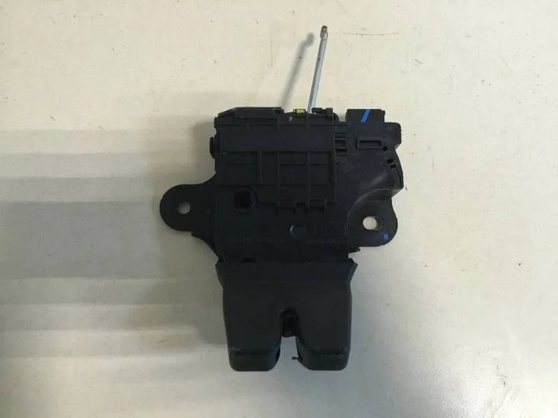 Замок багажника Ravon R4 2016>