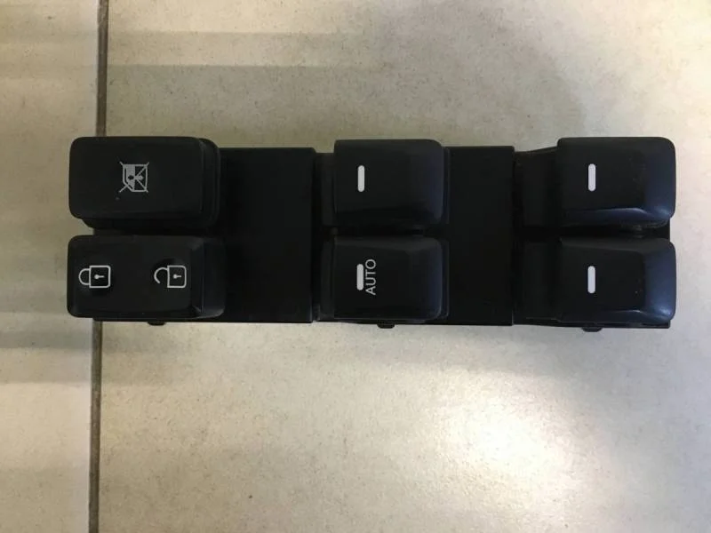 Блок управления стеклоподъемниками Kia Sportage 3 (SL) 2010-2015