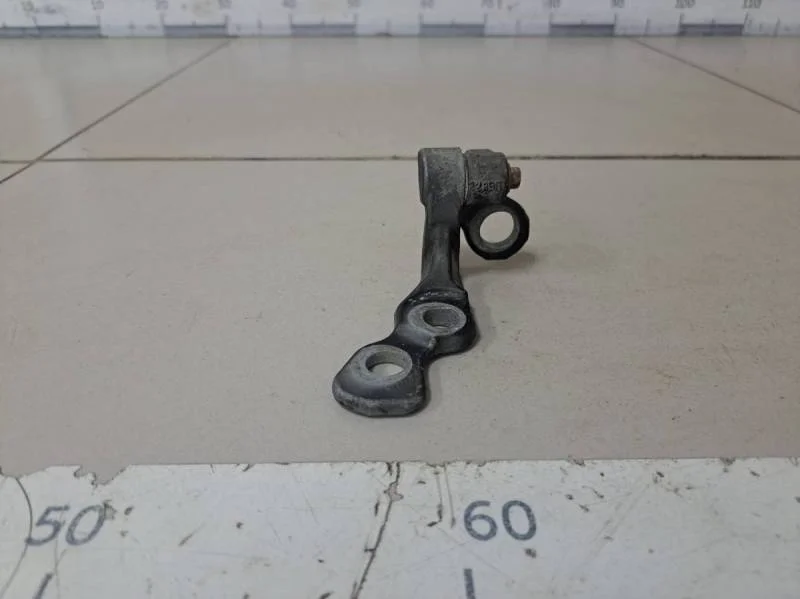 Петля двери передней правой нижняя Ford Focus 2 (DA) 2005-2008