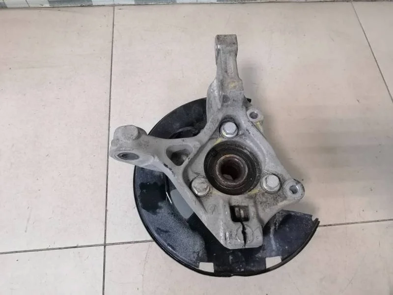 Кулак поворотный передний левый Chevrolet Cruze (J300) 2009-2016