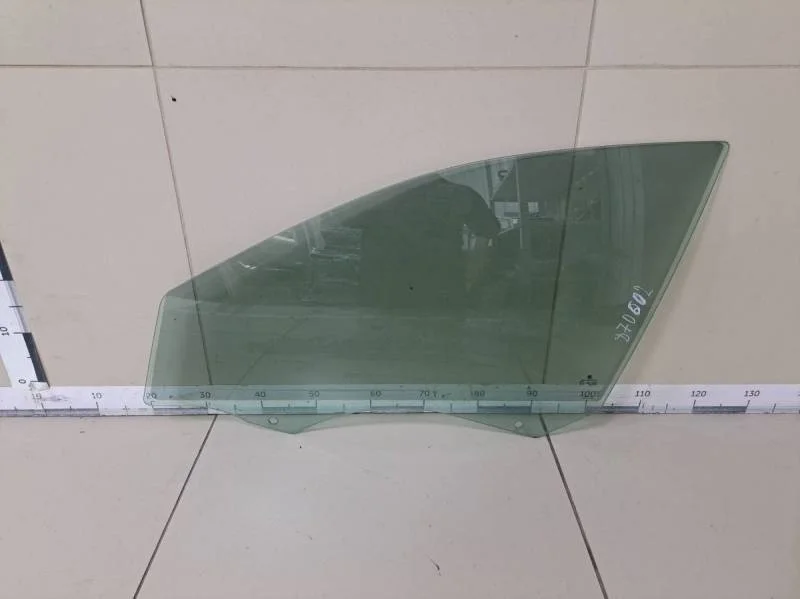 Стекло двери передней левой Skoda Octavia (A7) 2013>