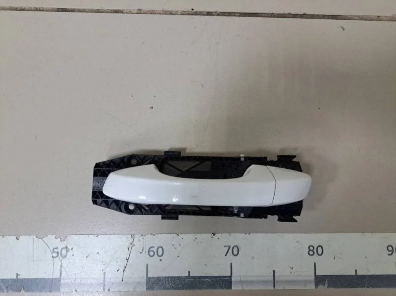 Ручка двери задней наружная левая Skoda Octavia (A7) 2013>