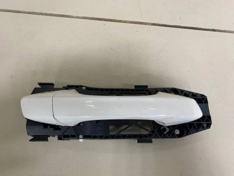 Ручка двери передней наружная правая Skoda Octavia (A7) 2013>