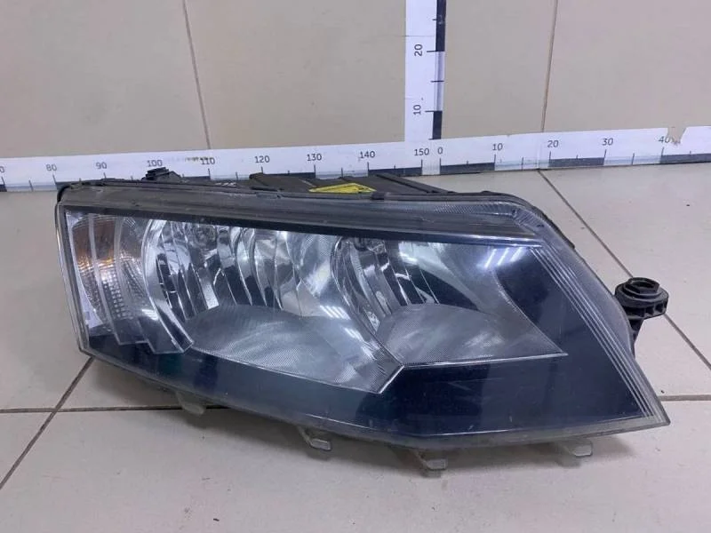 Фара правая Skoda Octavia (A7) 2013>