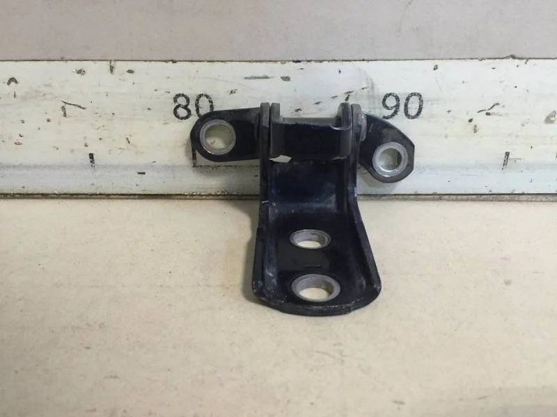 Петля двери задней левой нижняя Toyota Camry (V50) 2011-2017