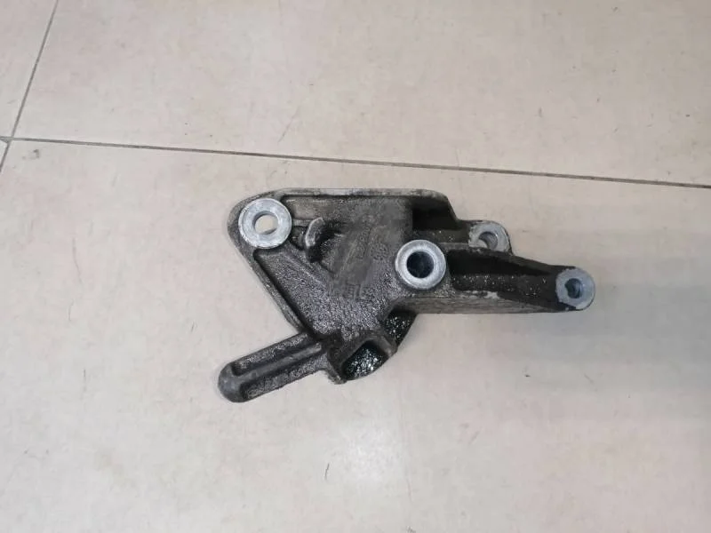 Кронштейн опоры КПП Chevrolet Cruze (J300) 2009-2016