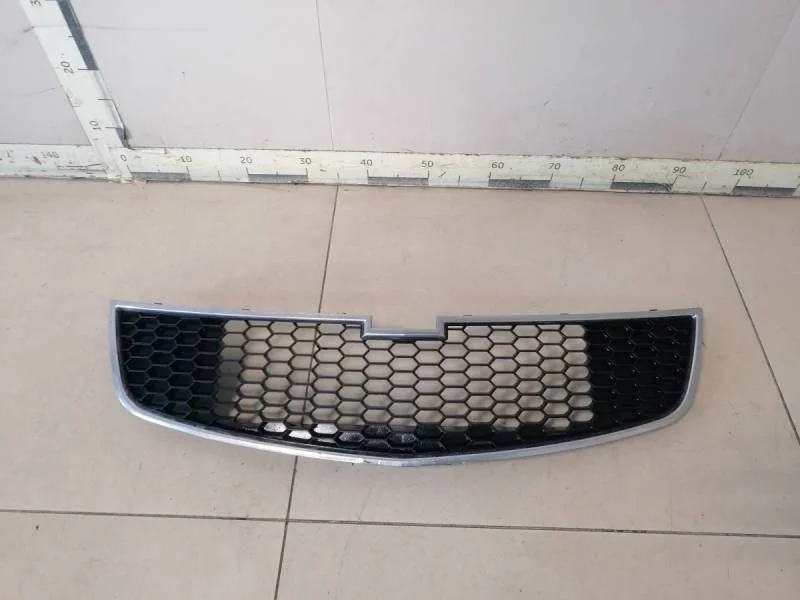 Решетка радиатора Chevrolet Cruze (J300) 2009-2016