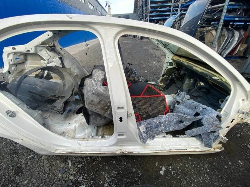 Порог со стойкой правый Skoda Octavia (A7) 2013>