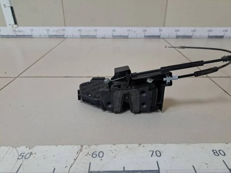 Замок двери передней левой Land Rover Discovery 3 2004-2009