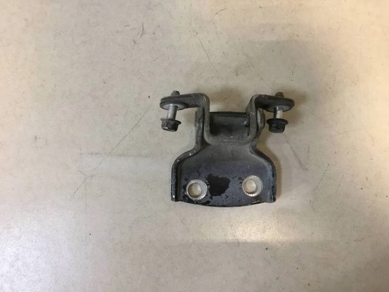 Петля двери передней правой Chevrolet Aveo T250 2005-2011