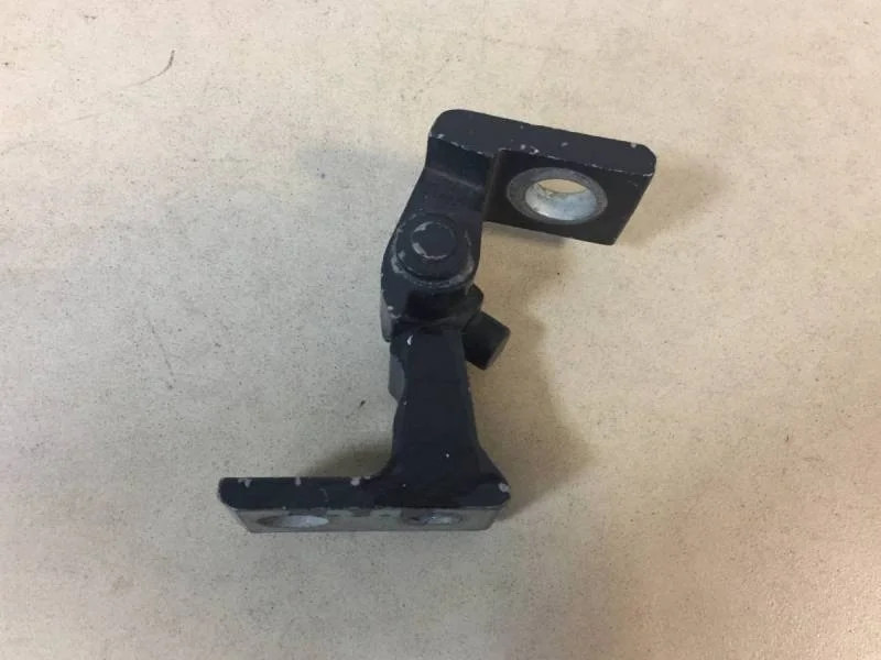 Петля двери Volkswagen Passat B8 2015>