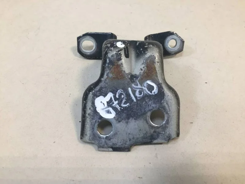 Петля двери передней правой нижняя Suzuki SX4 2006-2013