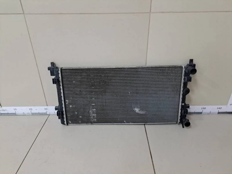 Радиатор охлаждения двигателя Volkswagen Polo (Sed RUS) 2011>