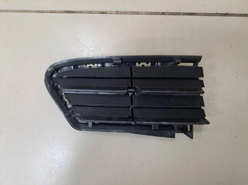 Решетка в бампер левая Toyota Rav 4 (A40) 2013>