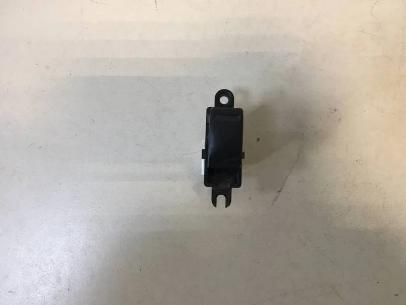 Кнопка стеклоподъемника Nissan X-Trail (T30) 2001-2006