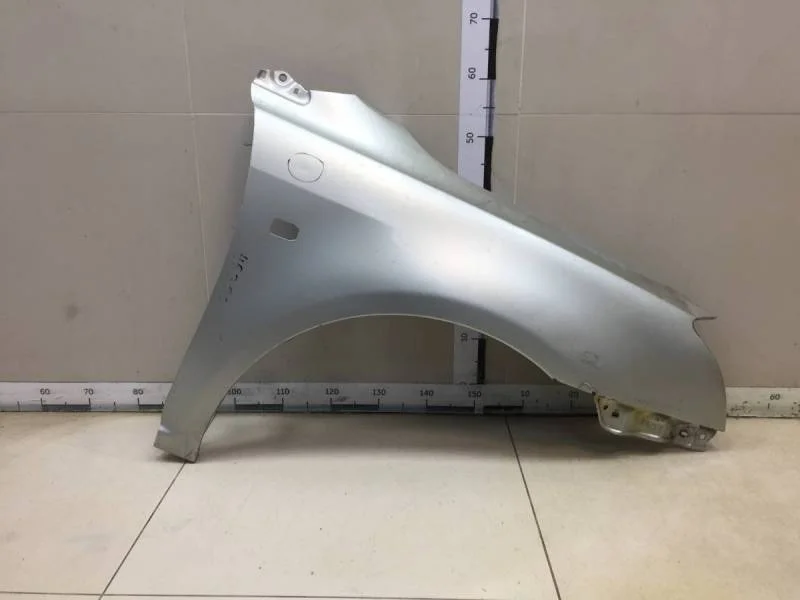 Крыло переднее правое Toyota Avensis (T250) 2003-2009