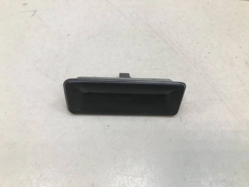 Кнопка открывания багажника Skoda Octavia (A5 1Z-) 2004-2013
