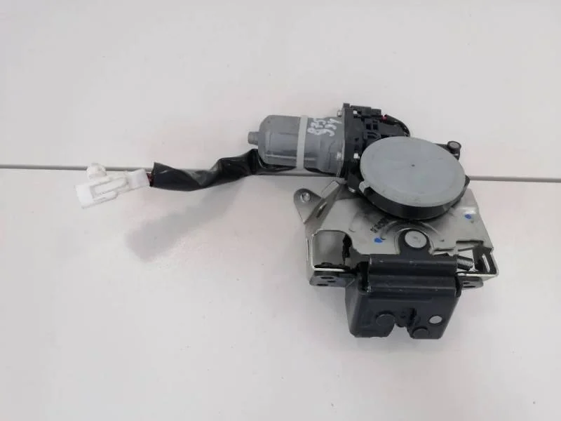 Замок багажника Toyota Rav 4 (A40) 2013>