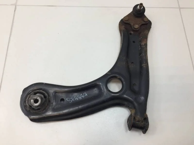 Рычаг передний левый Skoda Fabia (5J) 2007-2014