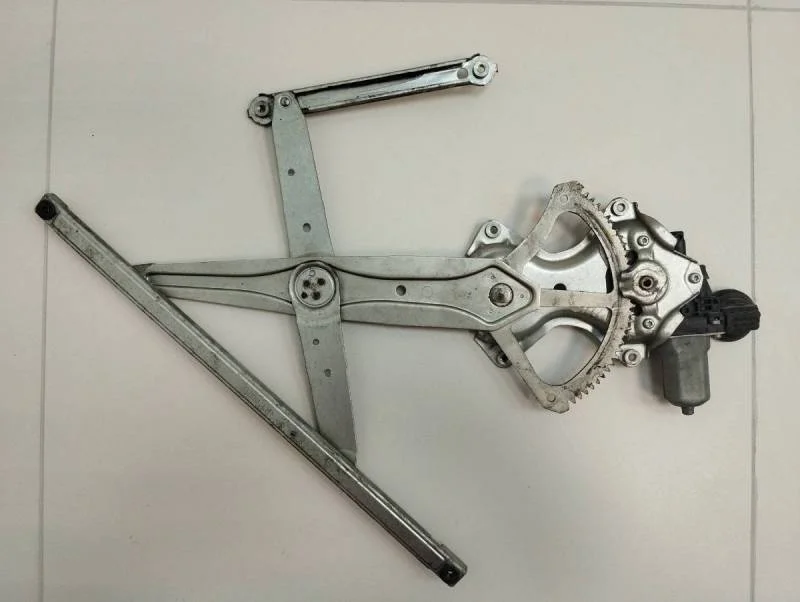 Стеклоподъемник электр. задний правый Toyota Camry (V40) 2006-2011