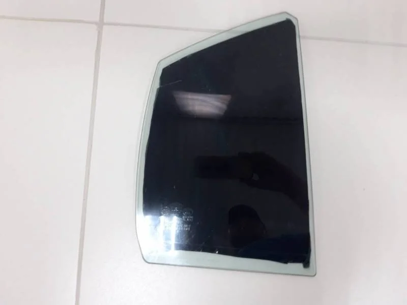 Стекло двери задней правой (форточка) Kia Rio 2 (JB) 2005-2011