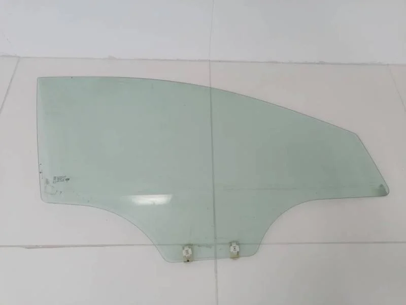 Стекло двери передней правой Hyundai Solaris 2010-2017