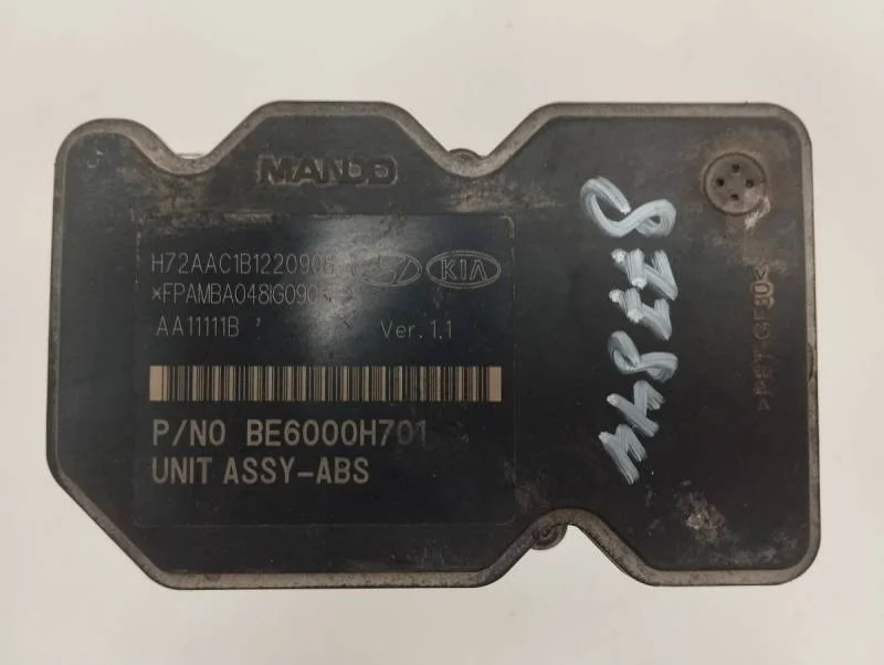 Блок ABS (насос) Kia Rio 3 (UB) 2011-2017