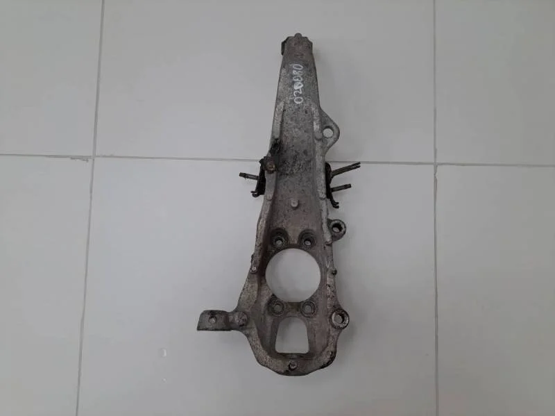 Кулак поворотный передний левый Infiniti EX/QX50 (J50) 2008-2017