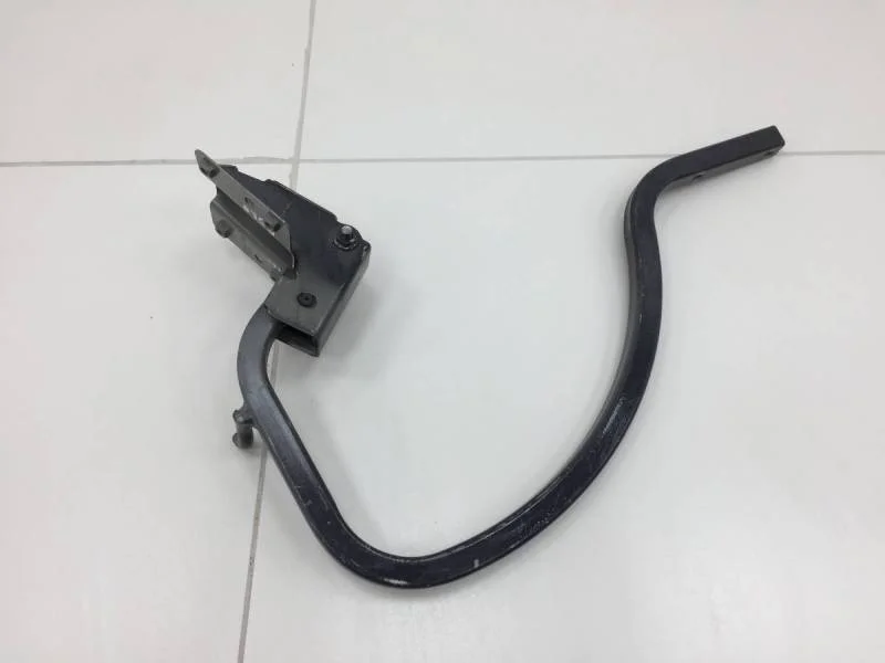 Петля крышки багажника Volkswagen Polo (Sed RUS) 2011>