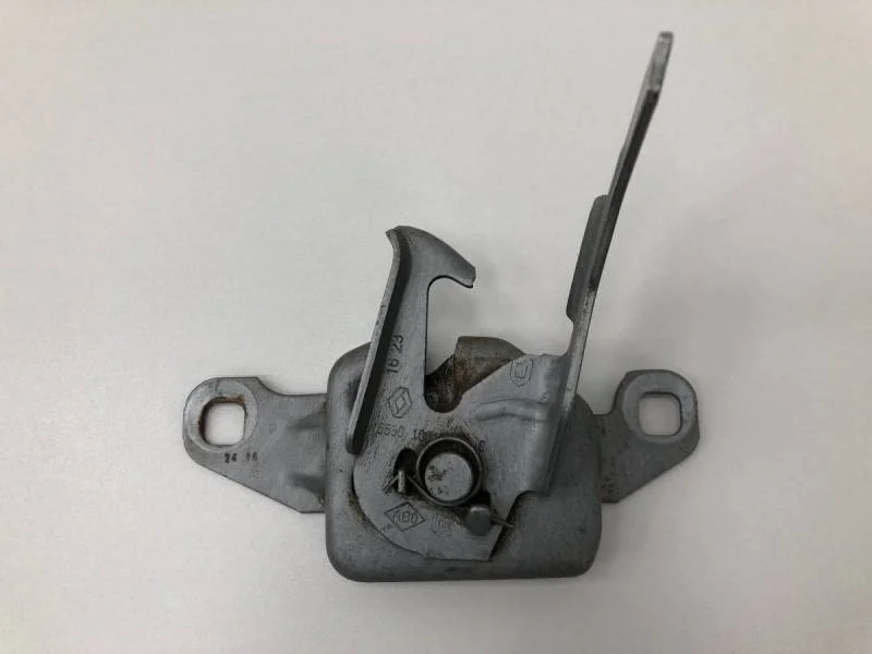 Замок капота Renault Duster 2012>