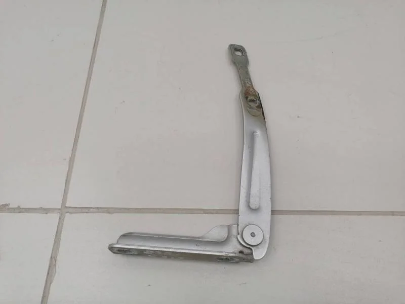 Петля капота правая Renault Duster 2012>