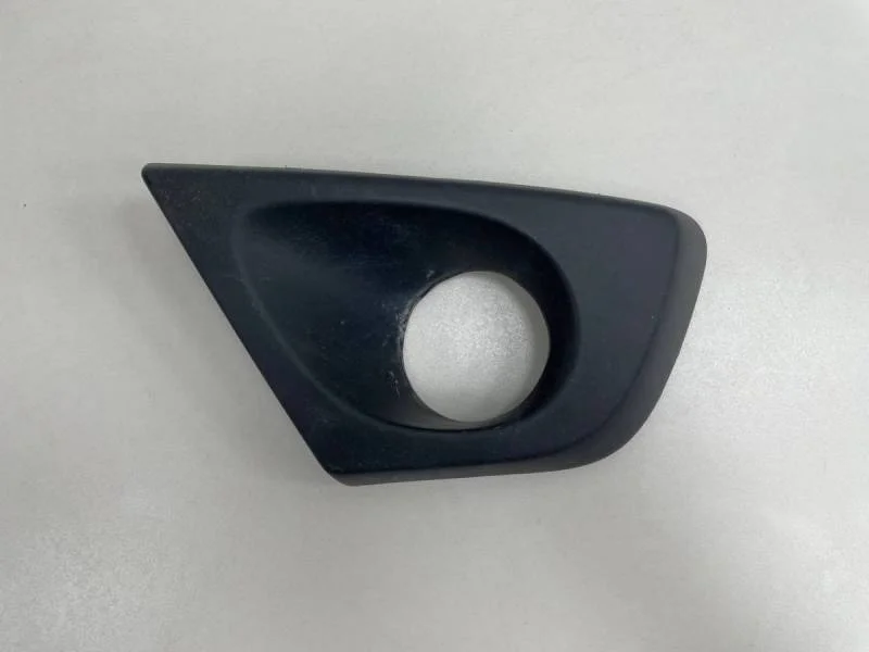 Решетка в бампер левая Renault Duster 2012>