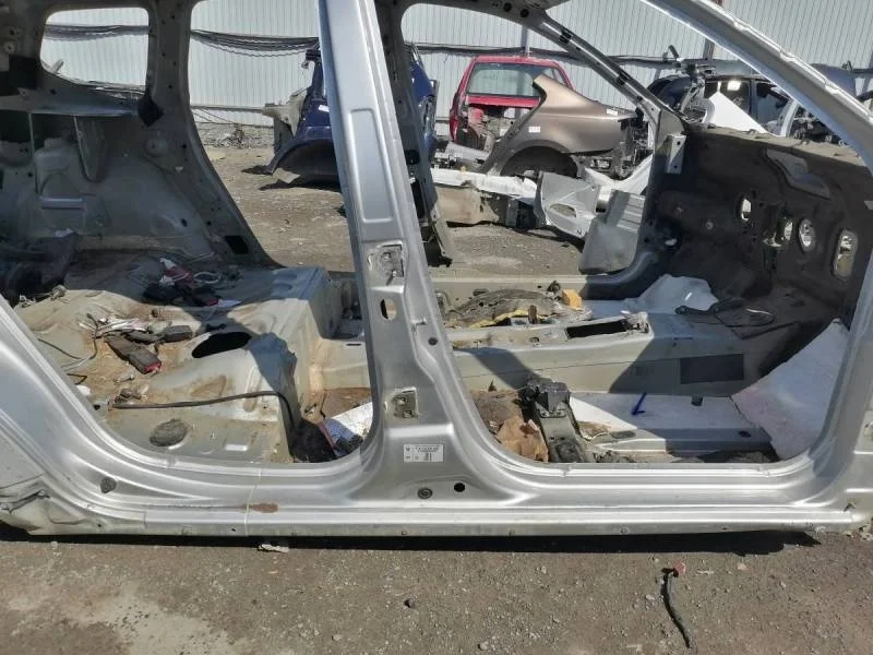 Порог со стойкой правый Renault Duster 2012>