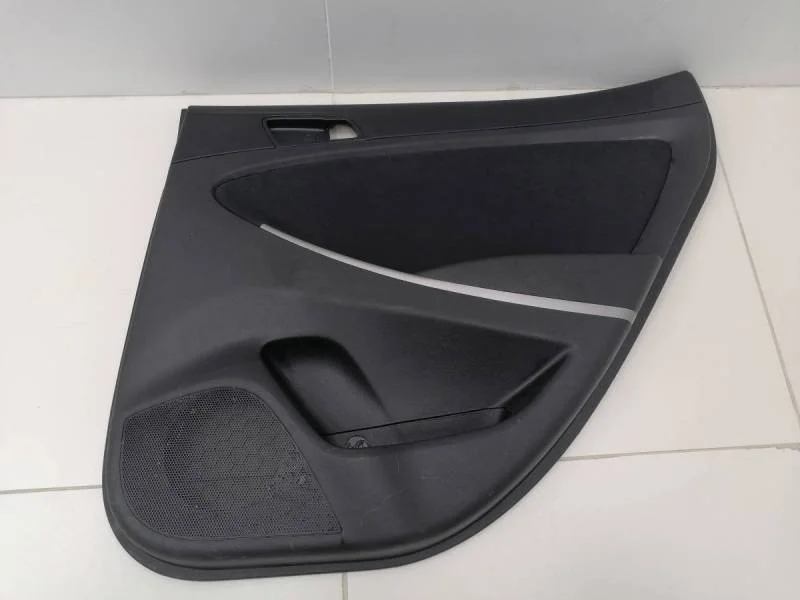 Обшивка двери задней правой Hyundai Solaris 2010-2017