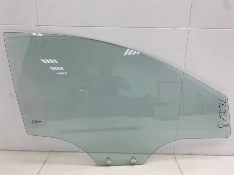 Стекло двери передней правой Hyundai Solaris 2010-2017