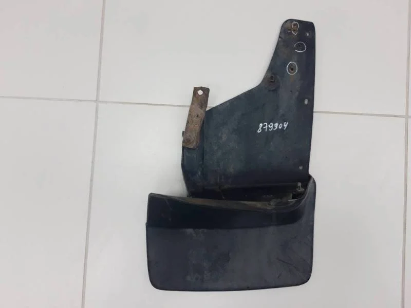 Брызговик задний правый Toyota Land Cruiser (J100) 1998-2007