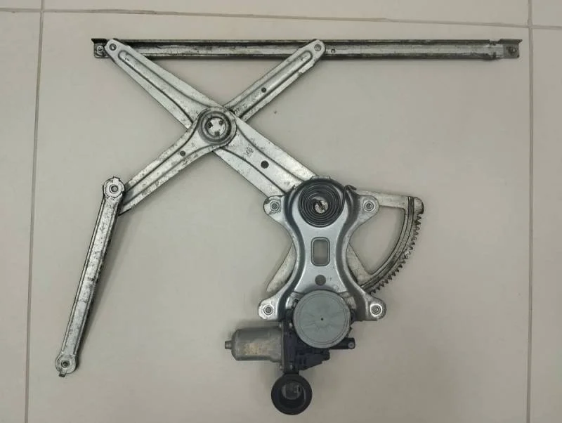 Стеклоподъемник электр. передний правый Lexus RX 300/330/350/400h (XU30) 2003-2009