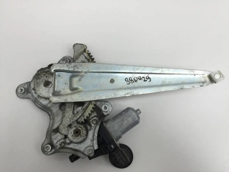 Стеклоподъемник электр. задний правый Lexus RX 300/330/350/400h (XU30) 2003-2009