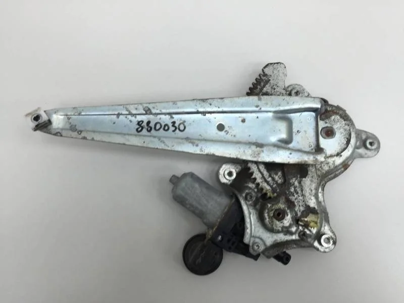 Стеклоподъемник электр. задний левый Lexus RX 300/330/350/400h (XU30) 2003-2009