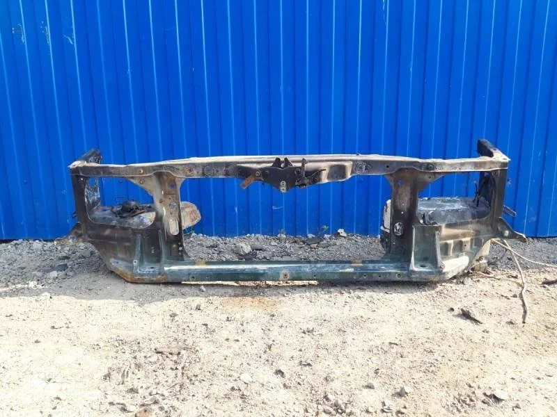 Панель передняя Toyota Land Cruiser (J100) 1998-2007