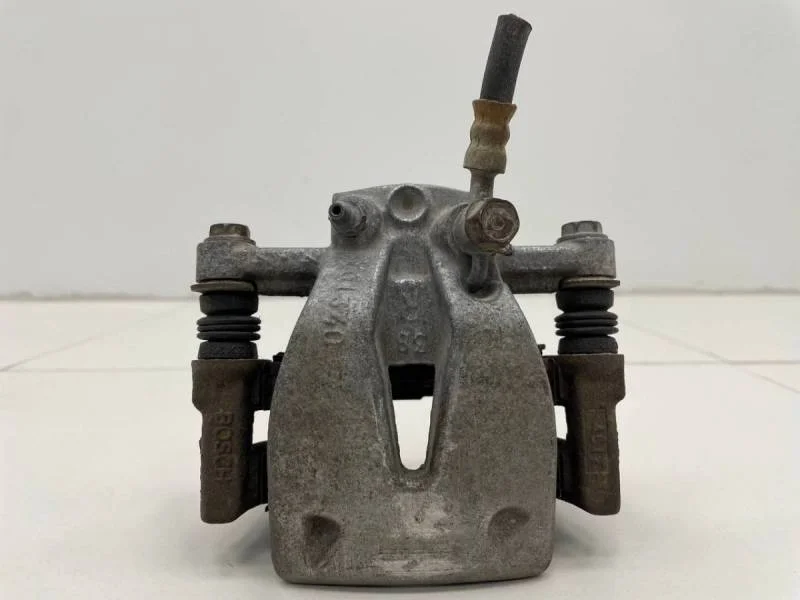 Суппорт задний правый Toyota Avensis (T250) 2003-2009