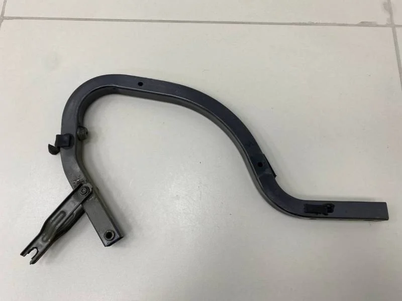 Петля крышки багажника Toyota Avensis (T250) 2003-2009