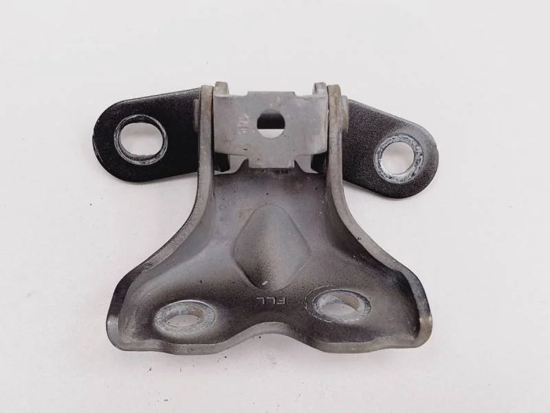 Петля двери передней левой нижняя Hyundai Solaris 2010-2017