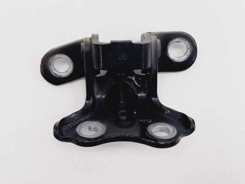 Петля двери задней левой верхняя Hyundai Solaris 2010-2017