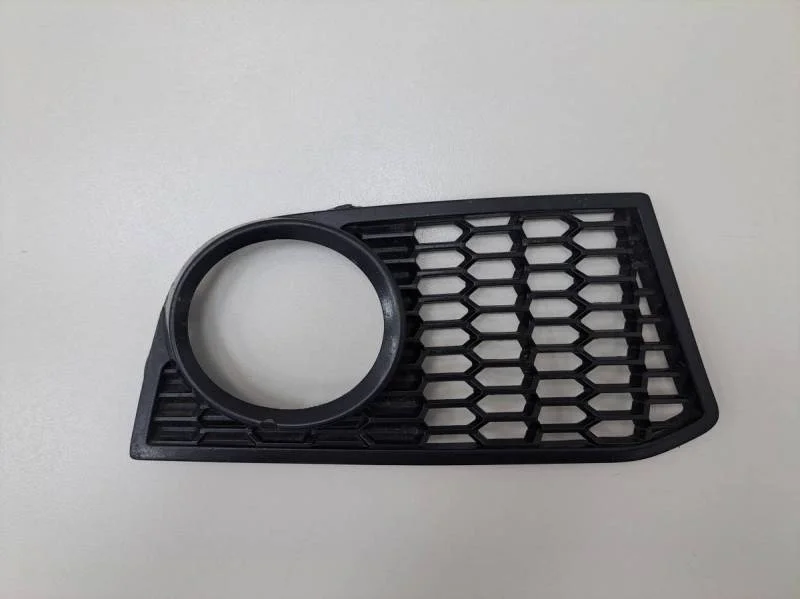 Рамка противотуманной фары правой BMW 5-series F10/F11 2009-2016