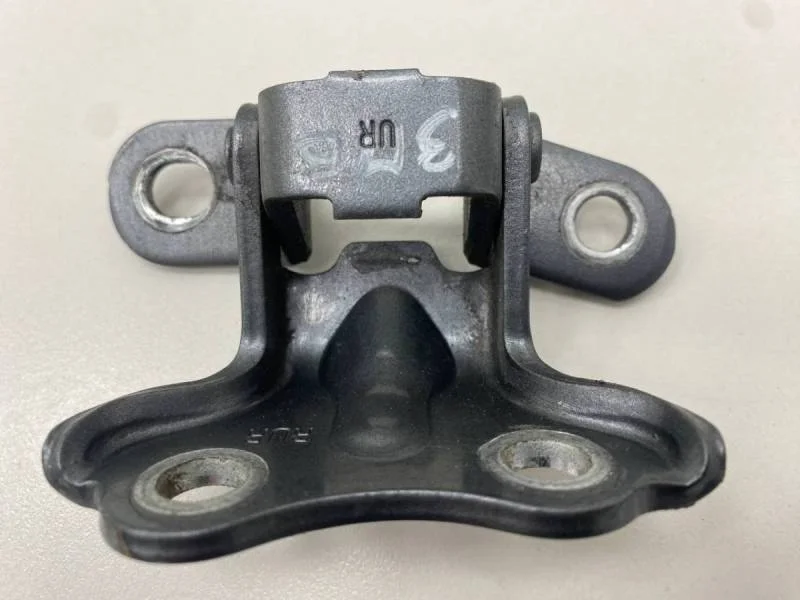 Петля двери задней правой верхняя Hyundai Solaris 2010-2017