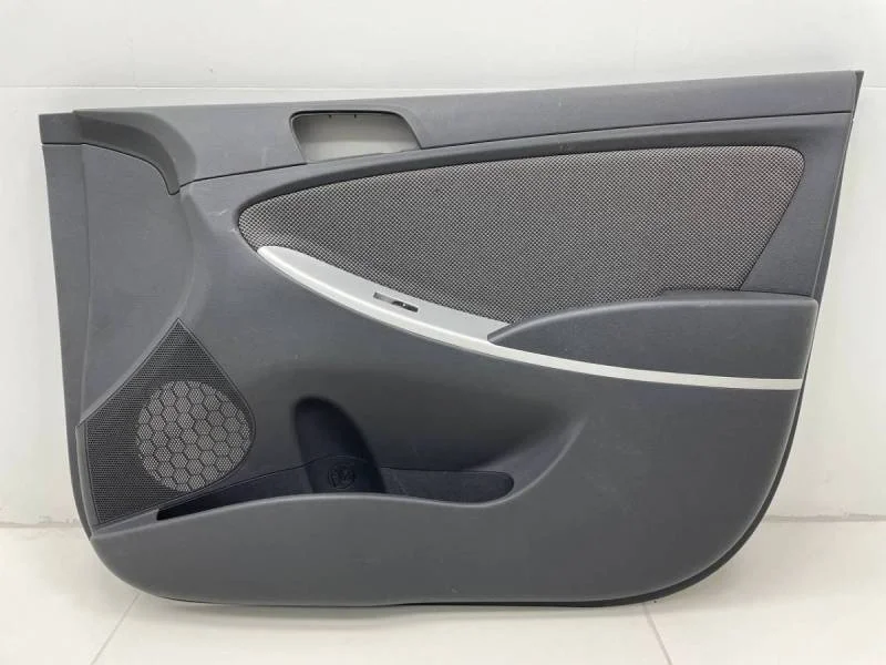 Обшивка двери передней правой Hyundai Solaris 2010-2017